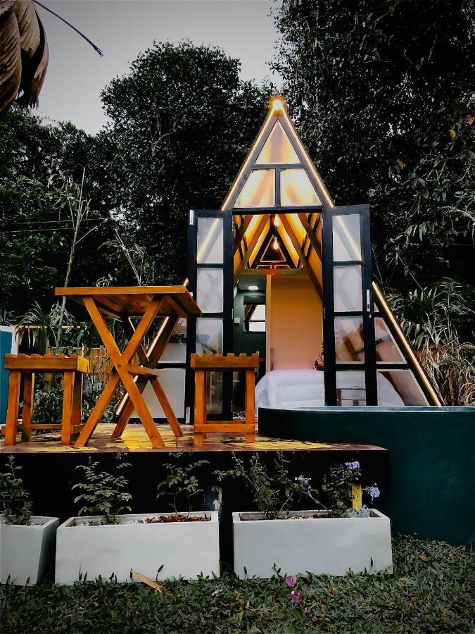 The We2 "Wildwood Elegance Escape" Bed and Breakfast Induruwa Buitenkant foto