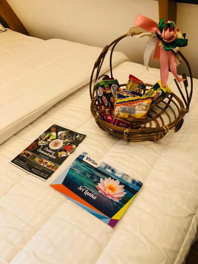 The We2 "Wildwood Elegance Escape" Bed and Breakfast Induruwa Buitenkant foto