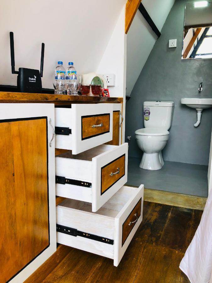 The We2 "Wildwood Elegance Escape" Bed and Breakfast Induruwa Buitenkant foto