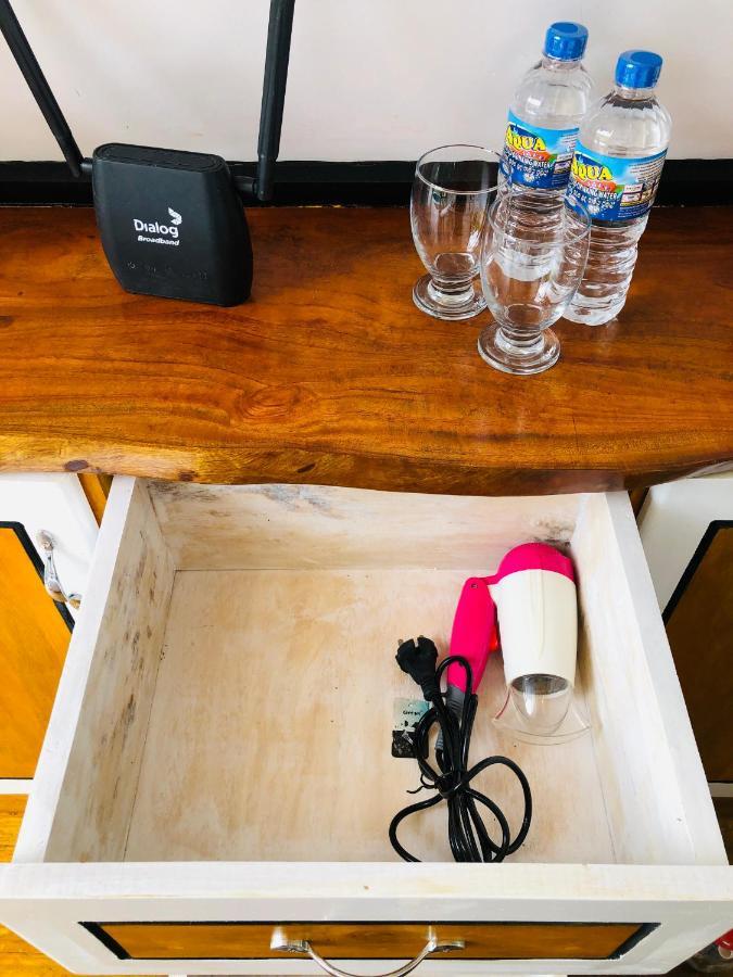 The We2 "Wildwood Elegance Escape" Bed and Breakfast Induruwa Buitenkant foto